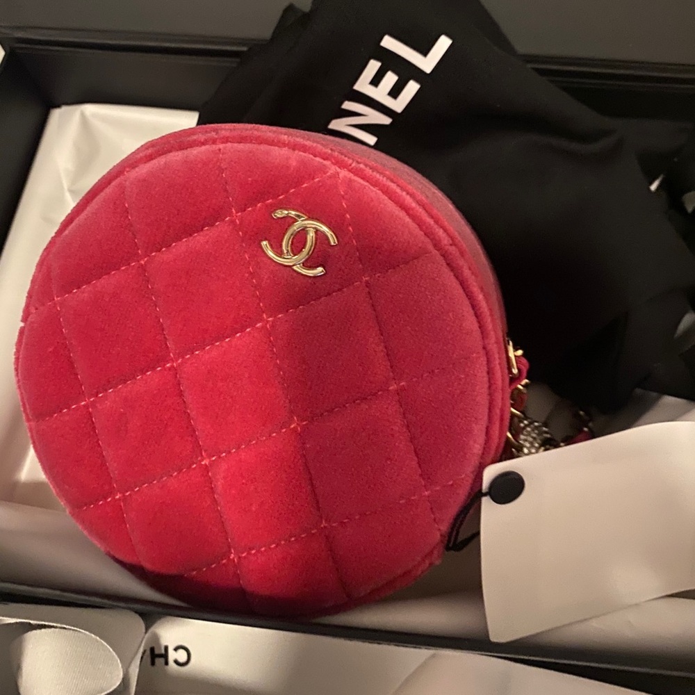 New Chanel pearl crush velvet bag - Picture 5 of 12